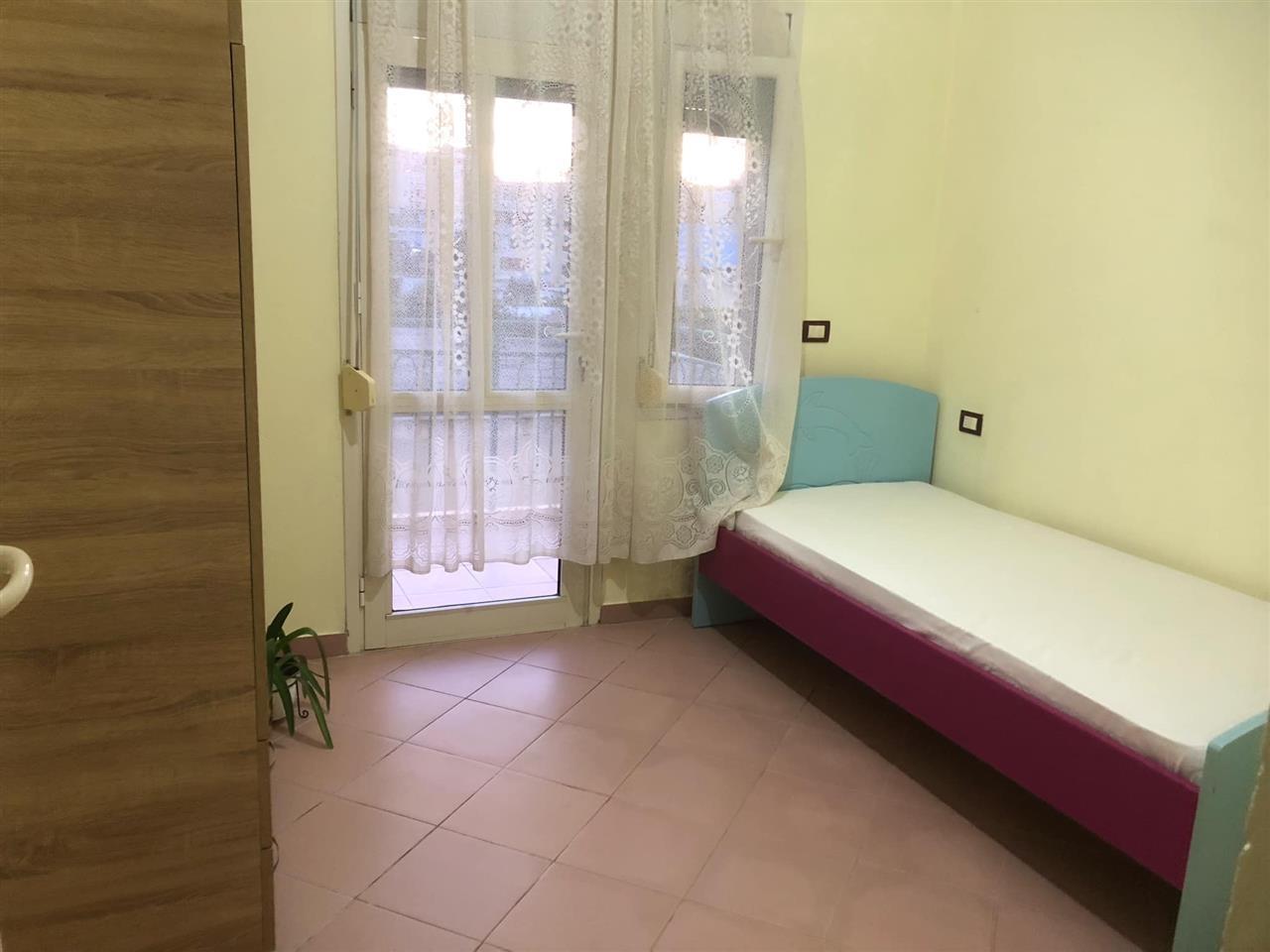 Jepet Hyrje 3+1 e mobiluar me qira