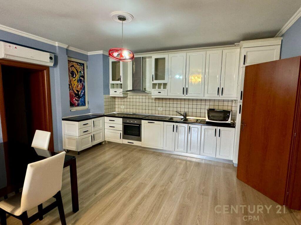 Jepet me Qira Apartament 2+1 800 € smart100148