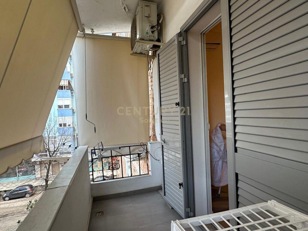 JEPET ME QIRA APARTAMENT 2+1 NE “MYSLYM SHYR”Sol100141