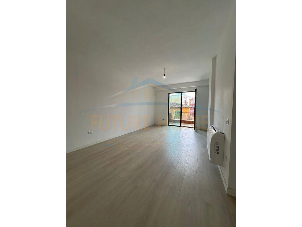 Qira, Apartament 2+1 , Myslym Shyri,Tirane