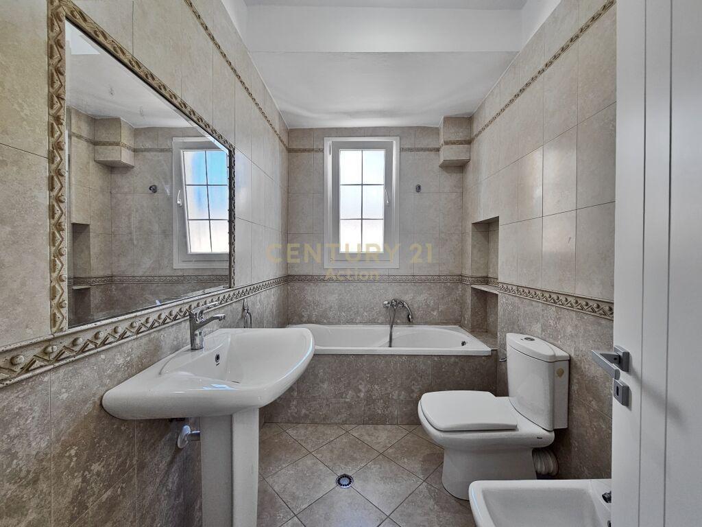 RRUGA E KAVAJES 21-DHJETORI SHESIM APARTAMENT 2+1!