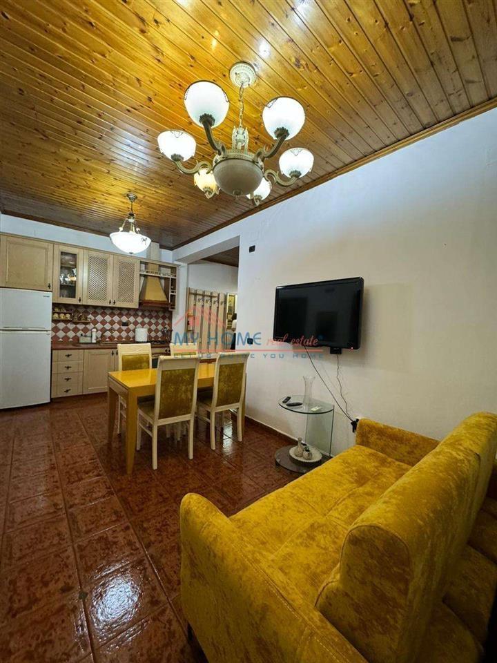 Apartament 2+1 me qera Qender