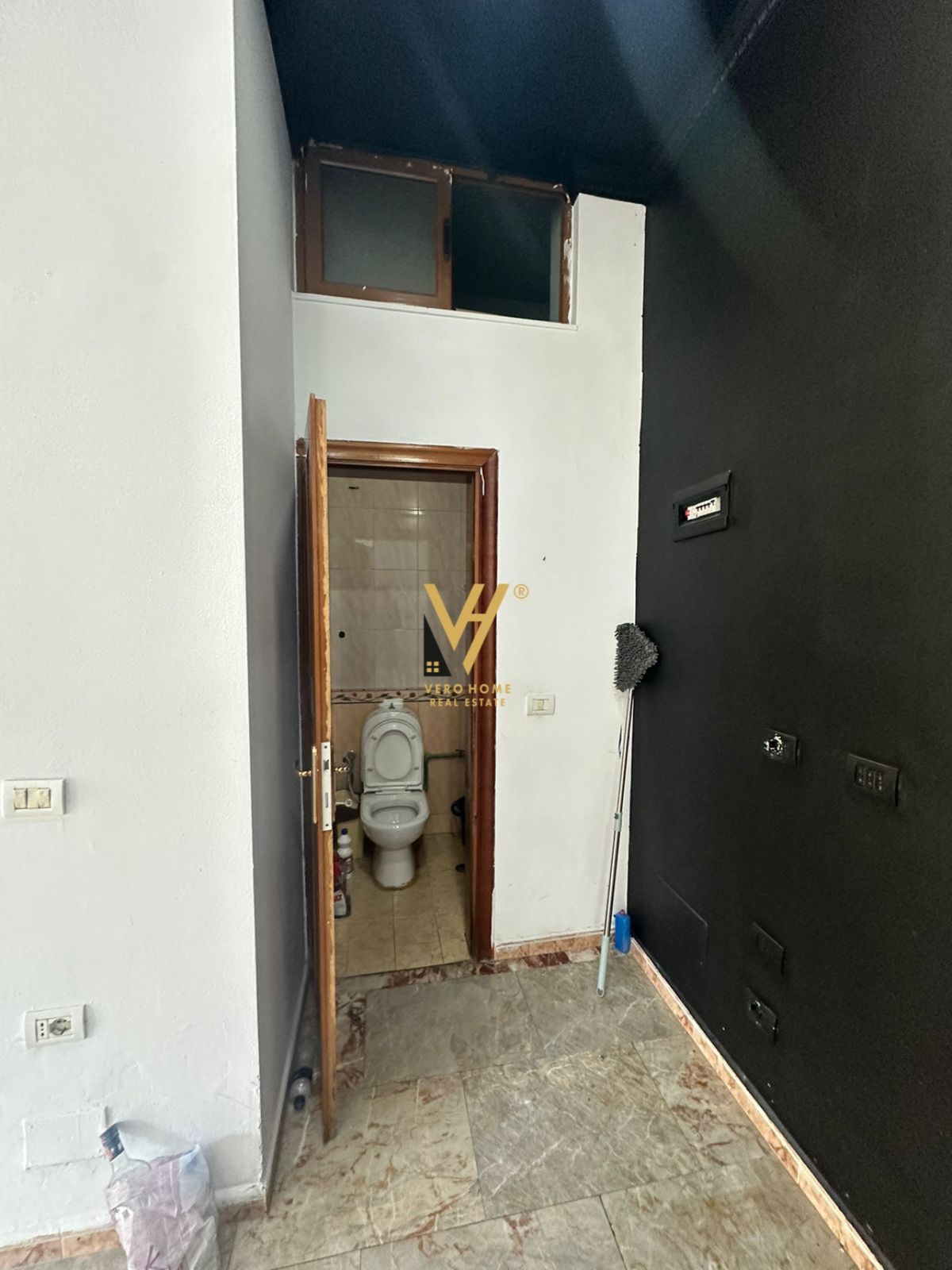 DYQAN 41 M2 ME QERA TE RRUGA E SARACEVE 800 EURO