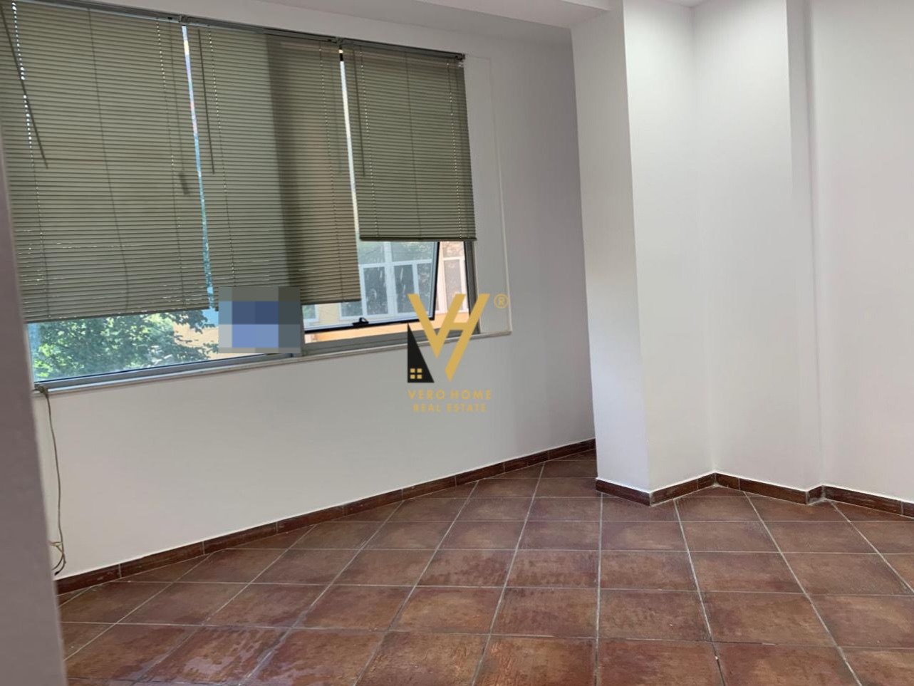 JEPET DYQAN 56 M2 ME QERA TE SELVIA 450 EURO