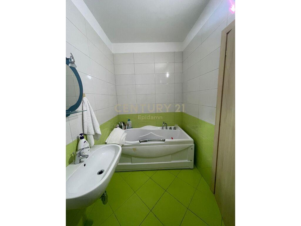 APARTAMENT 3+1+2 ME PAMJE DETI NE VOLLGA 800€ | 140 m²