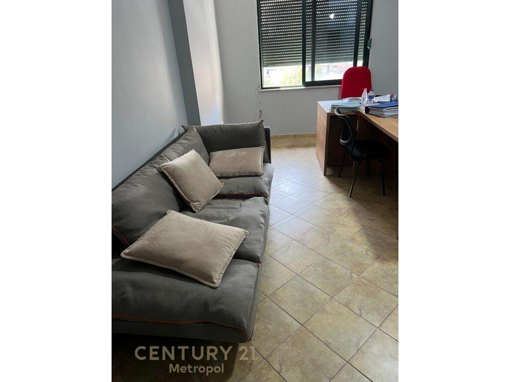 Jepet me Qira Apartament 2+1 tekeverest98850 500 €