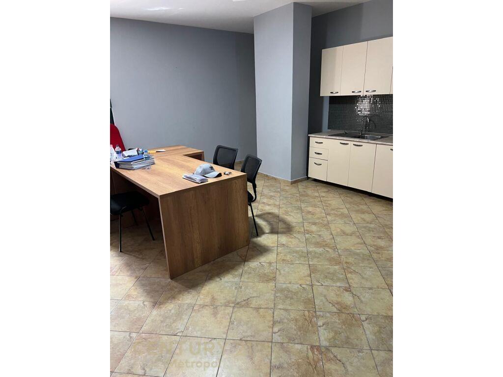 Jepet me Qira Apartament 2+1 tekeverest98850 500 €