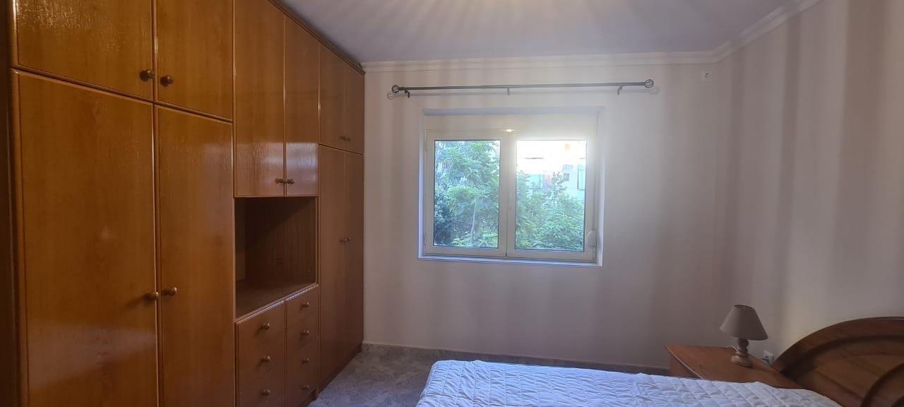 Jepet me qera afatgjate 1+1 prane Shkolles”Ismail Qemali”