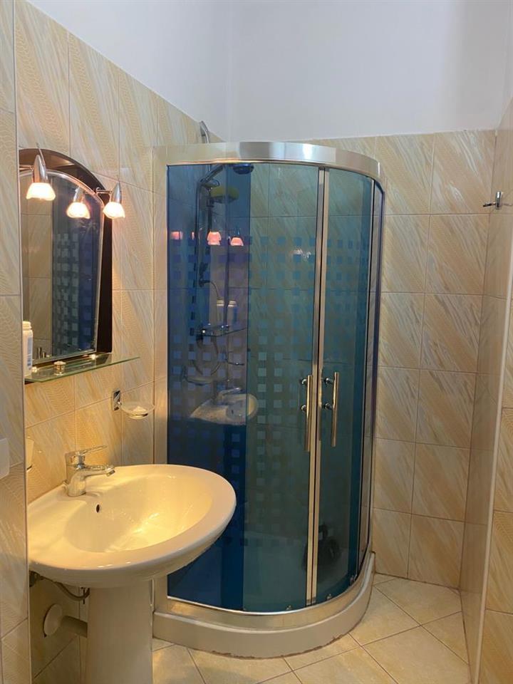 Apartament 1+1 me pamje nga detei