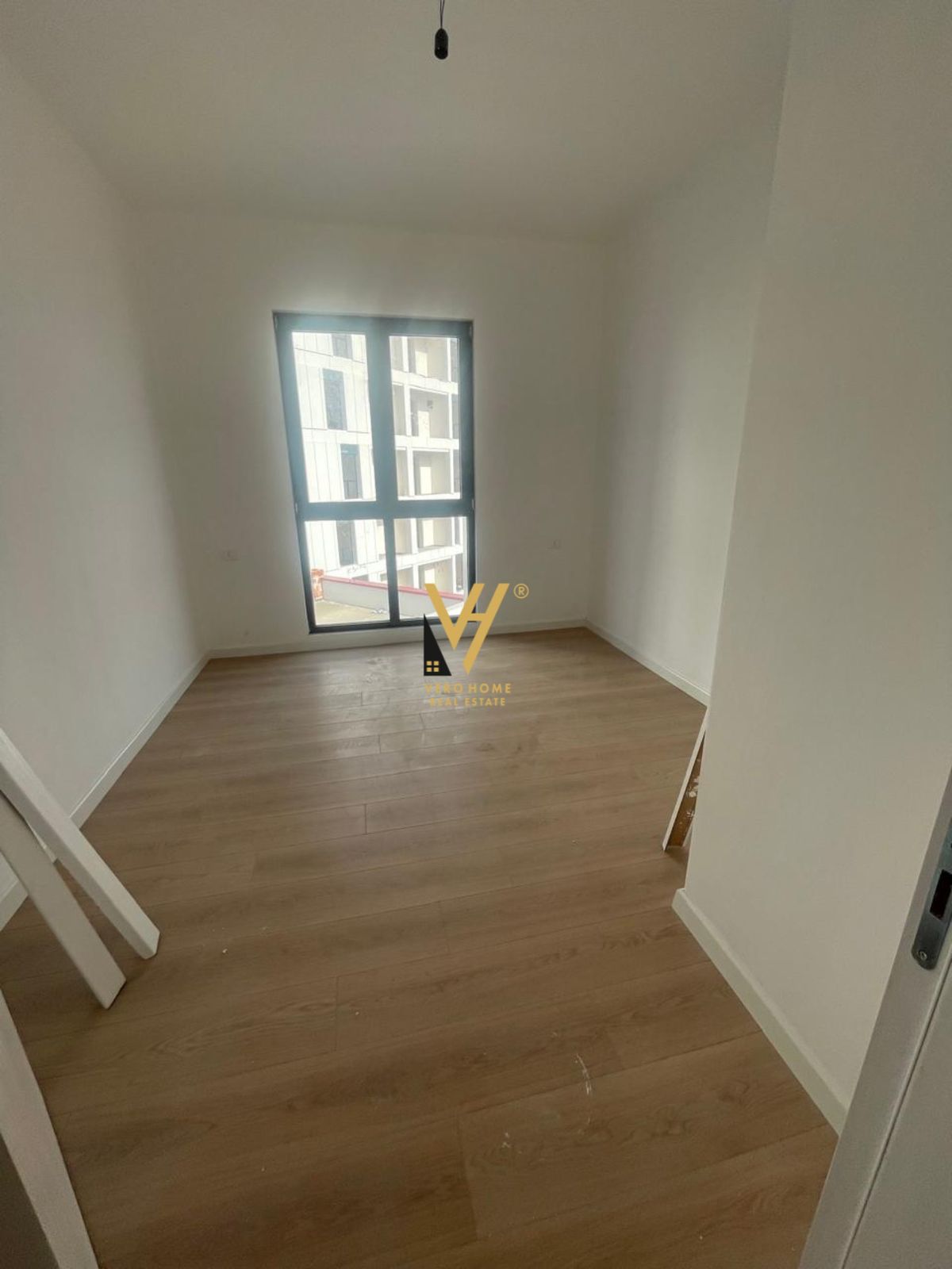 ZYRE TE RRUGA E DIBRES 400 EURO