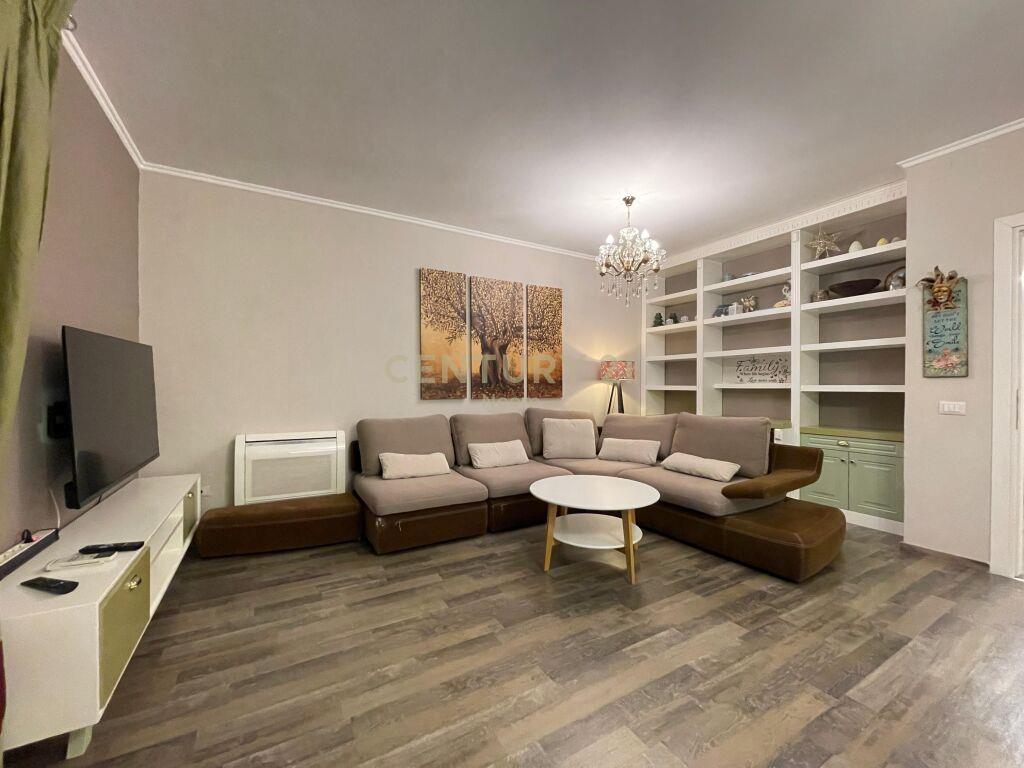 Apartament 2+1+2 me qira në Liqen të Thatë, Tiranë – 950.00€