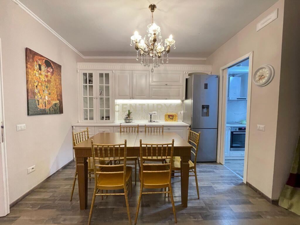 Apartament 2+1+2 me qira në Liqen të Thatë, Tiranë – 950.00€