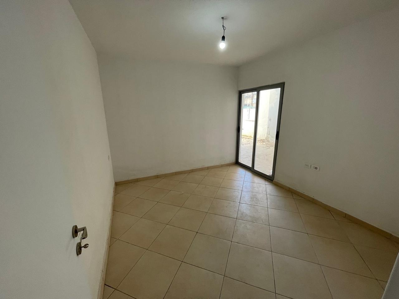 SHITET 2+1 TEK STACIONI TRENIT