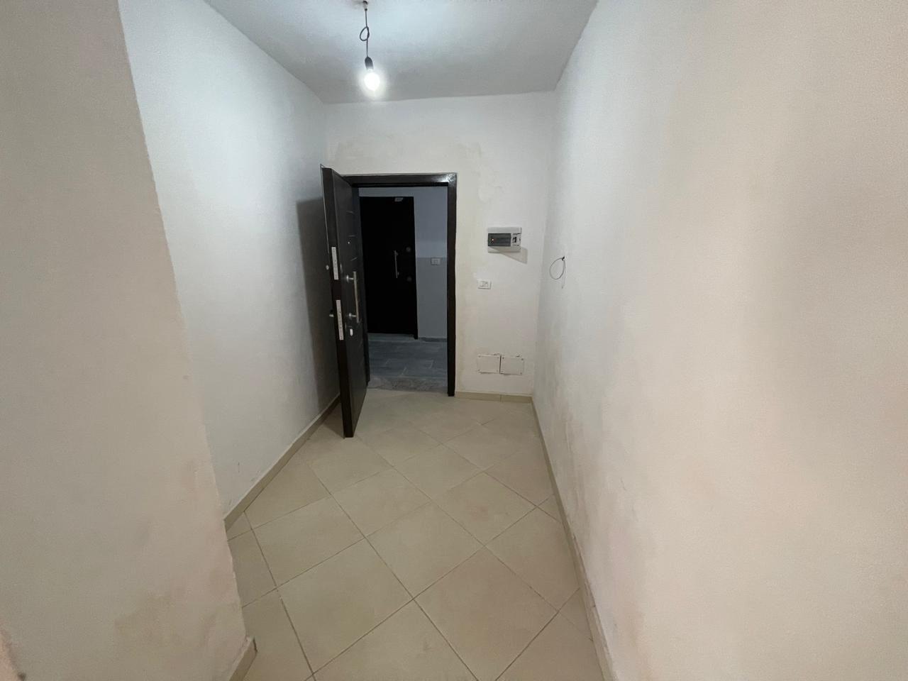 SHITET 2+1 TEK STACIONI TRENIT