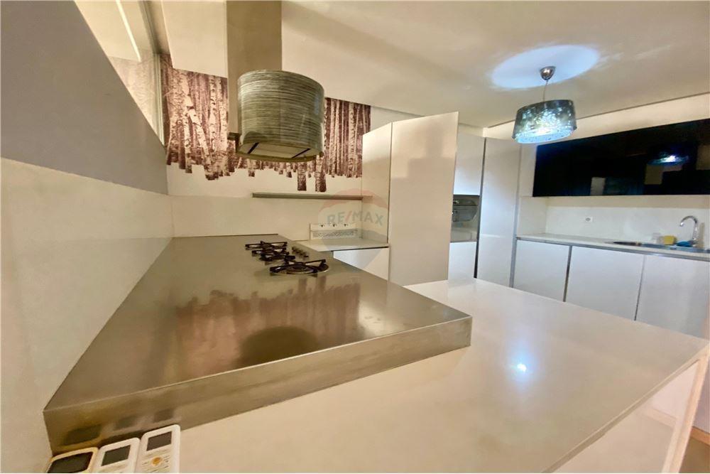 APARTAMENT 3+1+2 PER SHITJE TE RRUGA E ELBASANIT