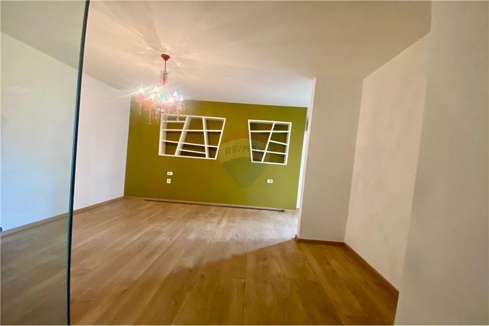 APARTAMENT 3+1+2 PER SHITJE TE RRUGA E ELBASANIT