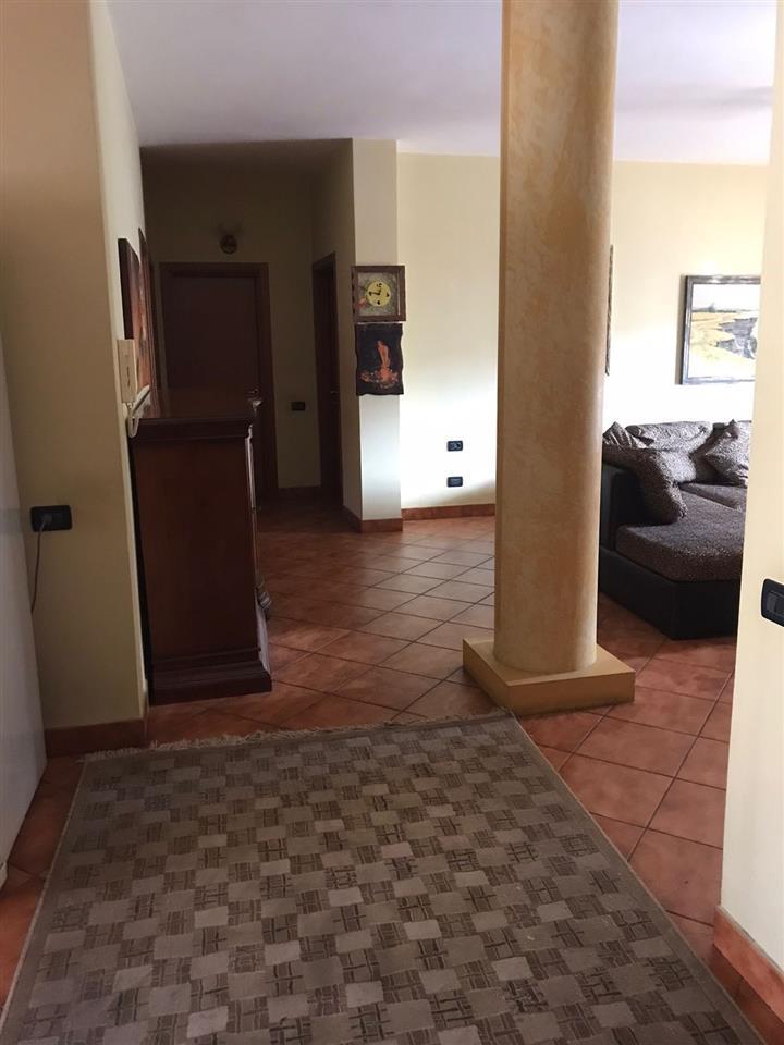 Apartament 3+1 me qera tek Kristali, 700 euro