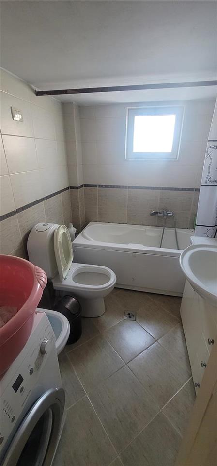 Jepet Hyrje me Qera 2+1 ne nj Vil 2 katshe afer News 24