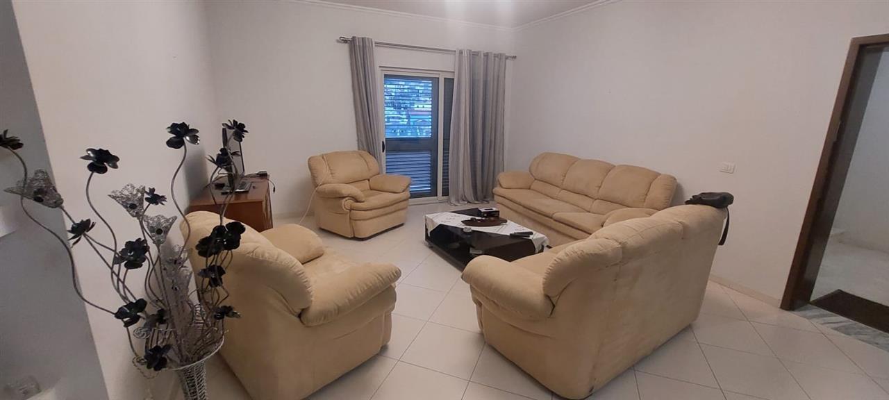 Jepet Hyrje me Qera 2+1 ne nj Vil 2 katshe afer News 24