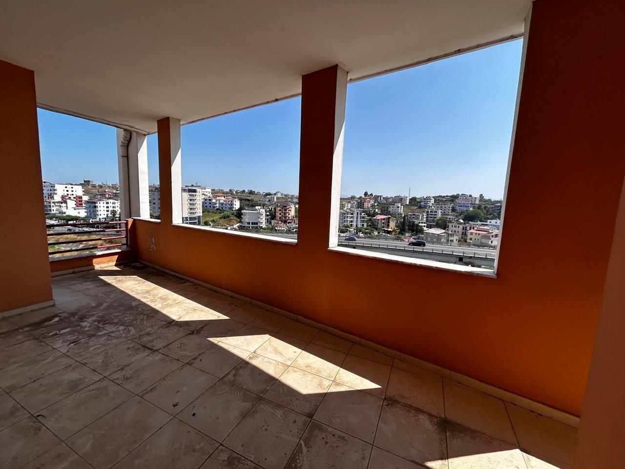 Shitet apartament 2+1 ne plepa