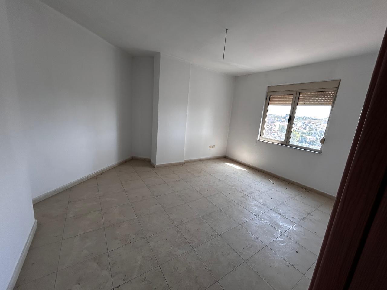Shitet apartament 2+1 ne plepa