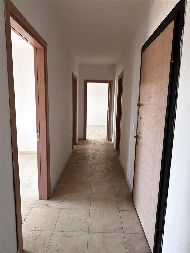 Shitet apartament 2+1 ne plepa