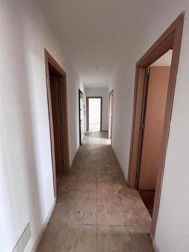 Shitet apartament 2+1 ne plepa