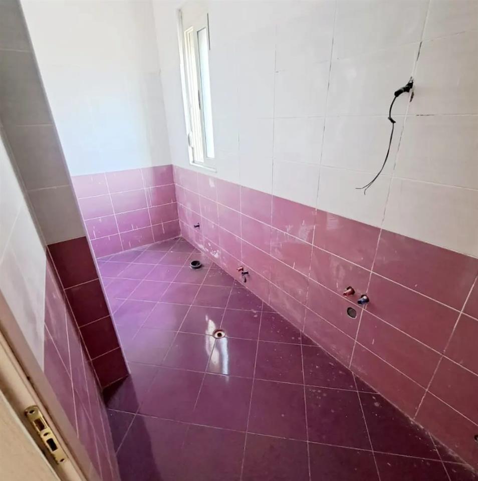 Kavaje, apartament 2+1+2 tualete+ super verande.