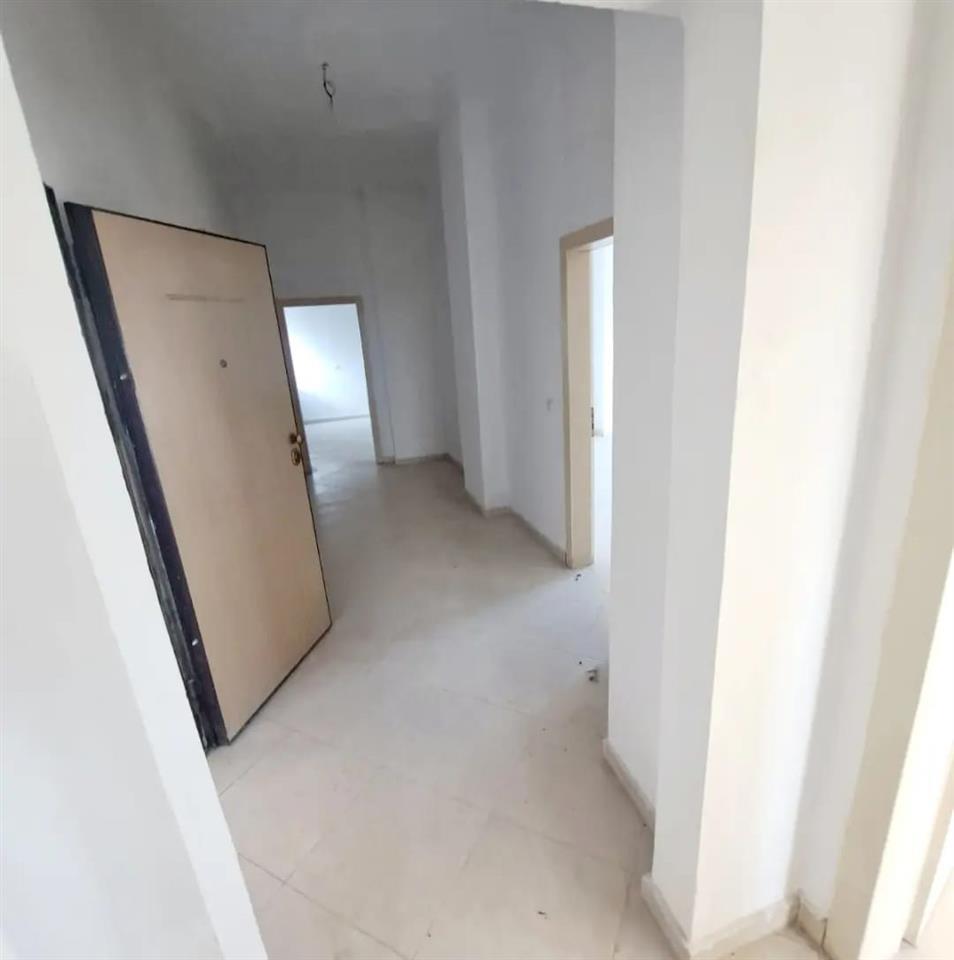 Kavaje, apartament 2+1+2 tualete+ super verande.