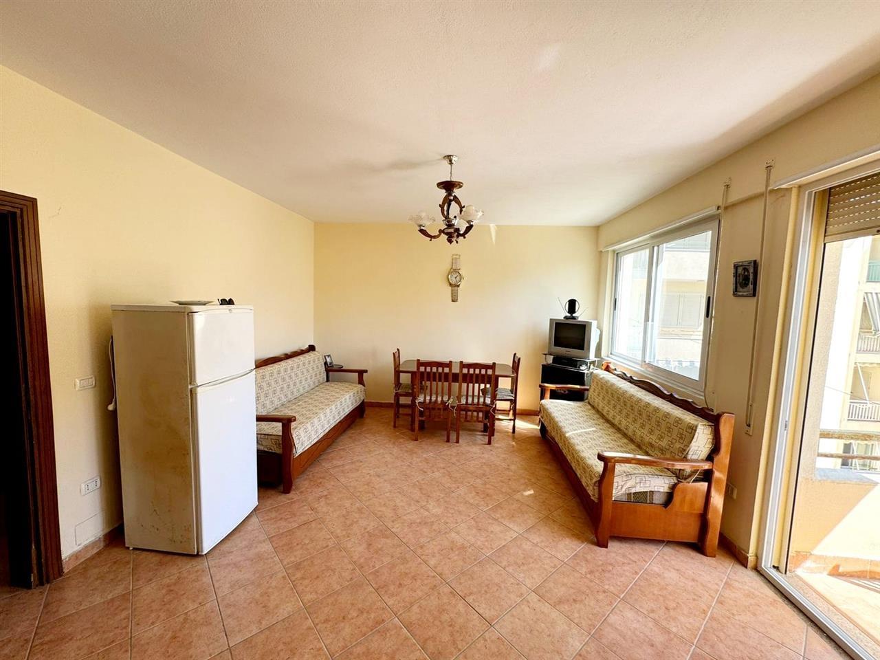 Golem, apartament 1+1 + hapesire parkingu personale .