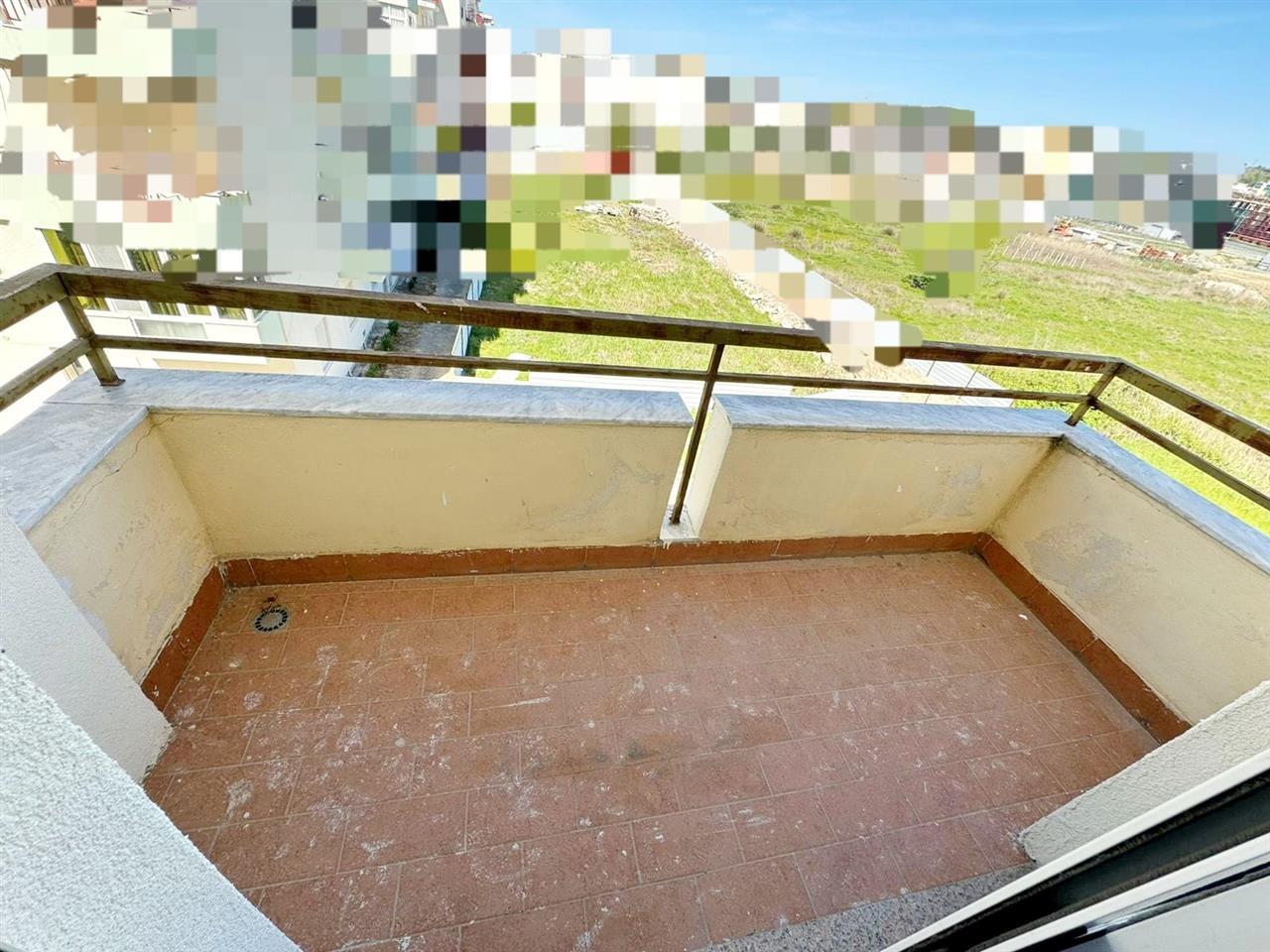 Golem, apartament 1+1 + hapesire parkingu personale .