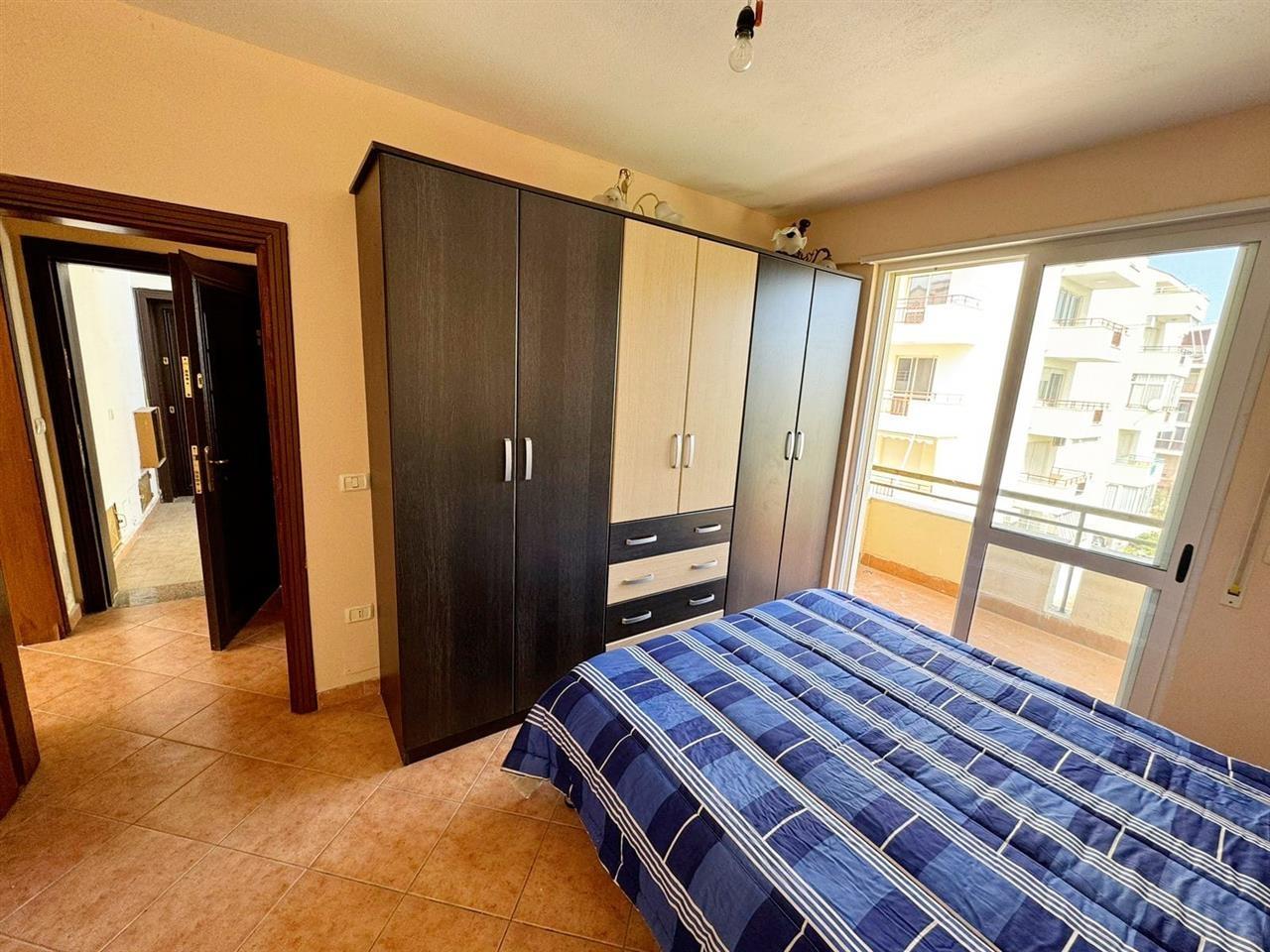 Golem, apartament 1+1 + hapesire parkingu personale .