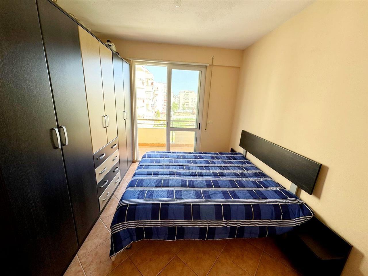 Golem, apartament 1+1 + hapesire parkingu personale .