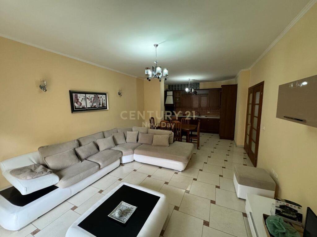 Jepet me qira Apartament 2+1+2 zona Ish-Rajoni.