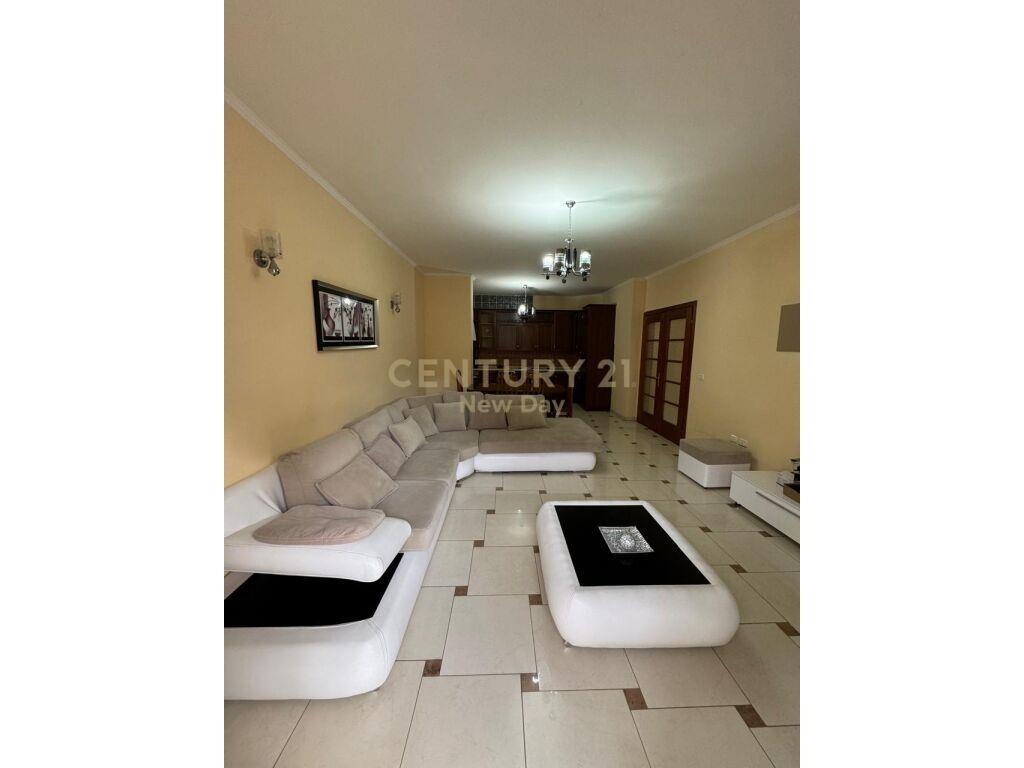 Jepet me qira Apartament 2+1+2 zona Ish-Rajoni.