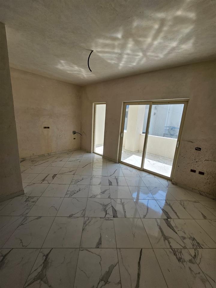 OKAZION Shitet apartament 2+1+2