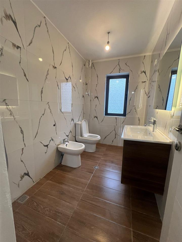 Shitet, Apartament 1+1, Rruga Ferit Xhajko