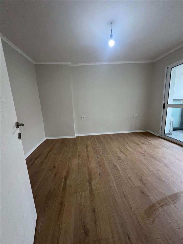 Shitet, Apartament 1+1, Rruga Ferit Xhajko