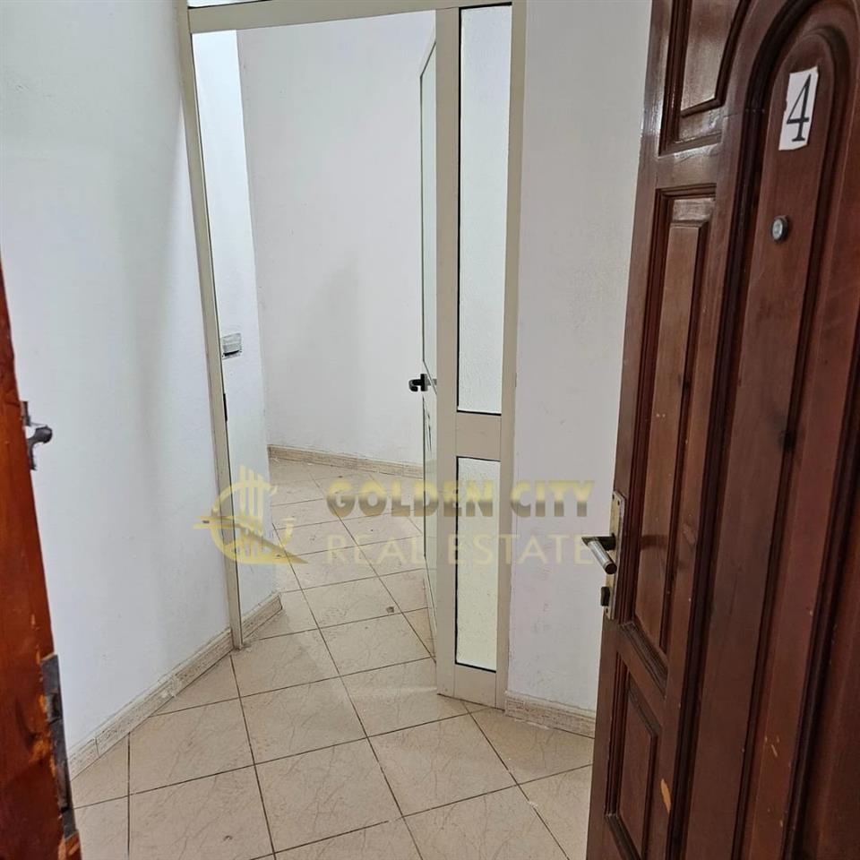 Shitet apartament 1+1