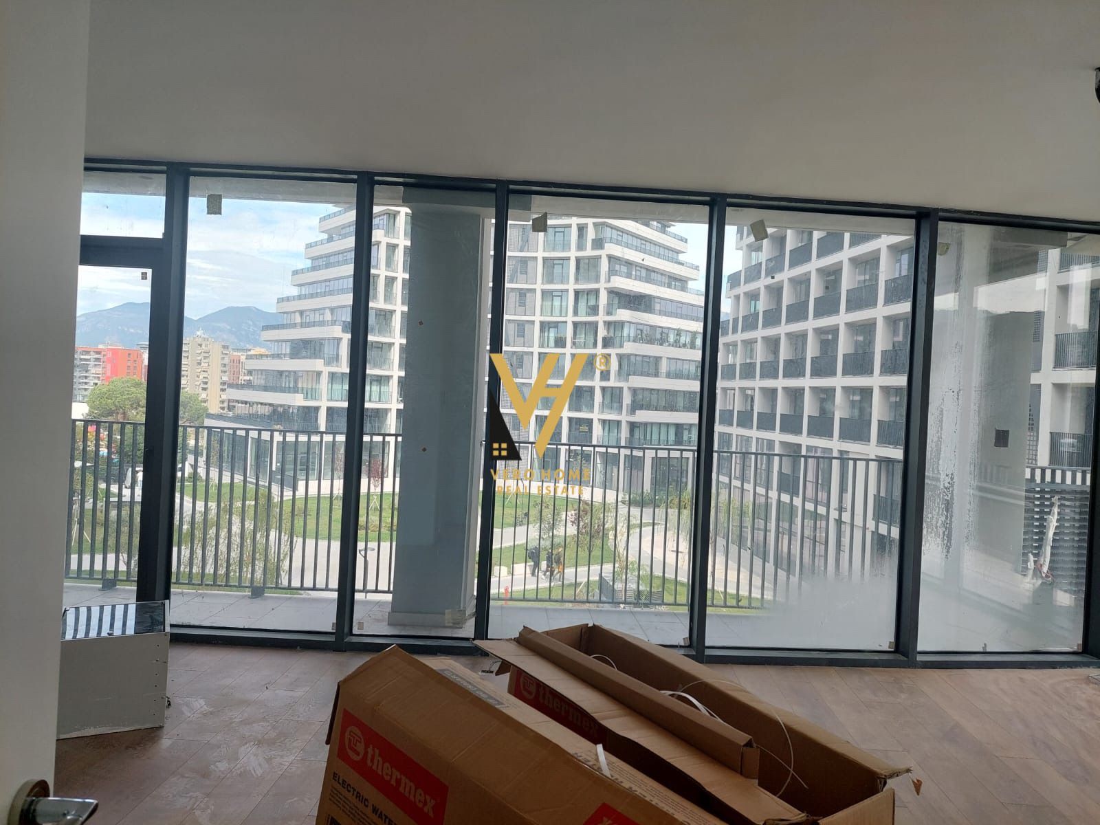 ZYRE TE LIQENI ARTIFICIAL 1.600 EURO