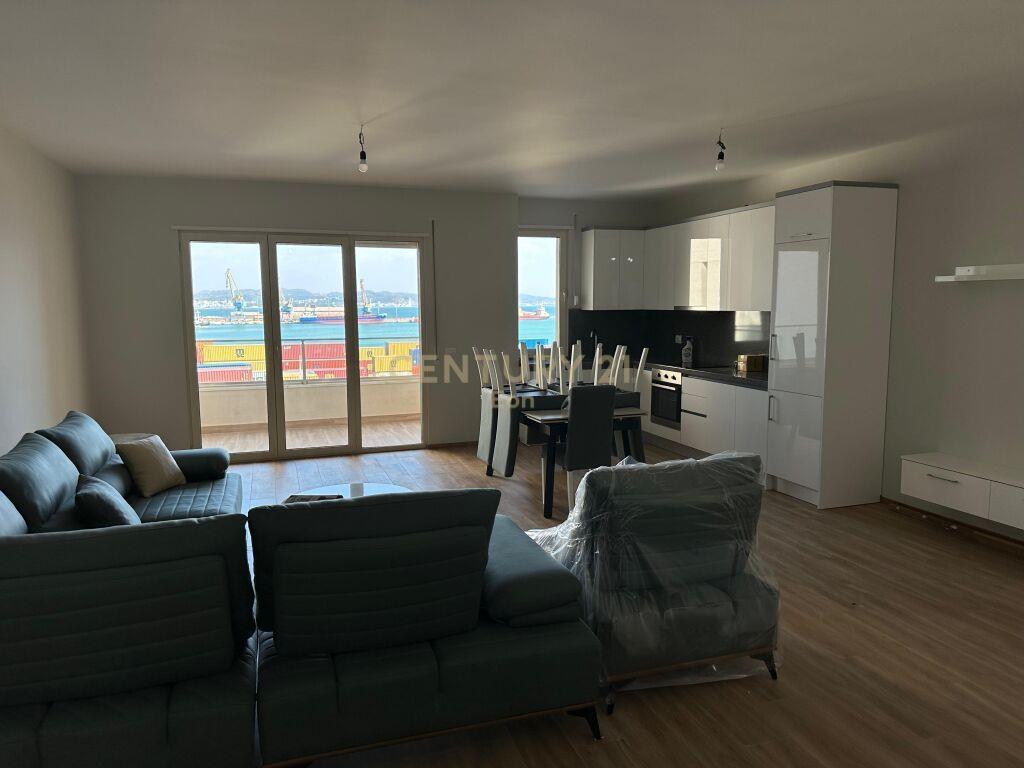 JEPET APARTAMENT 3+1+2 ME QIRA TEK RRUGA E PORTIT NE DURRES!