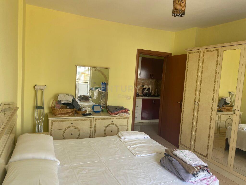 SHITET APARTAMENT 1+1 VIJE E DYTE NE PLAZH!