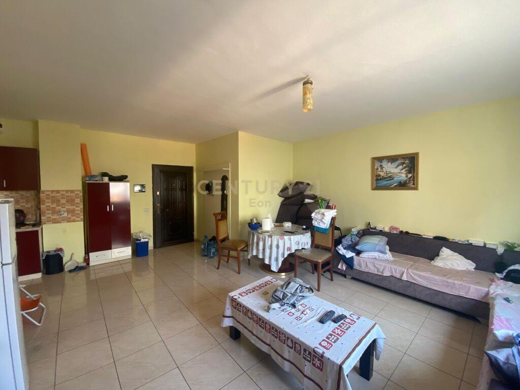 SHITET APARTAMENT 1+1 VIJE E DYTE NE PLAZH!