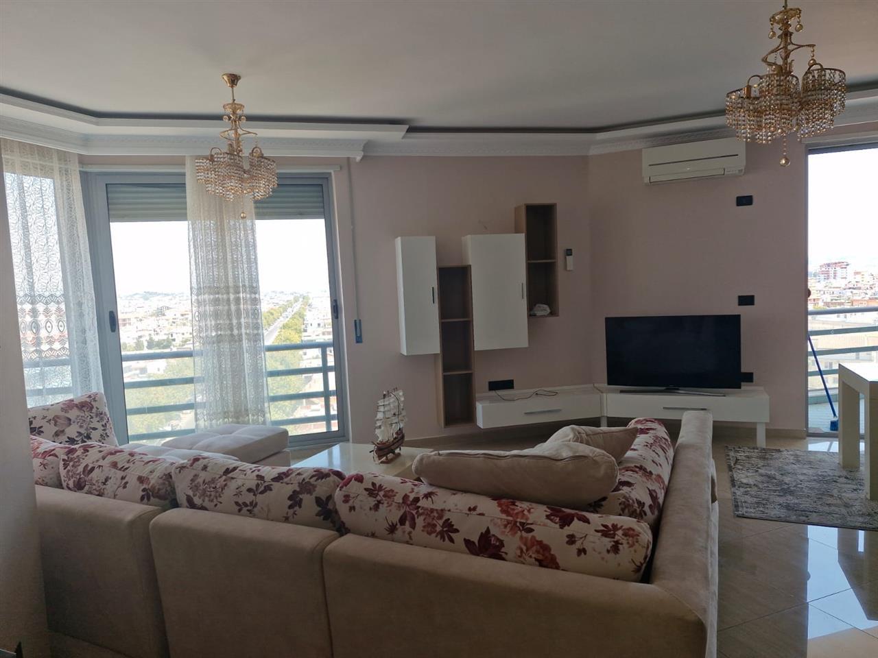 Jepet me qira Super Apartament 2+1+2 afer URT