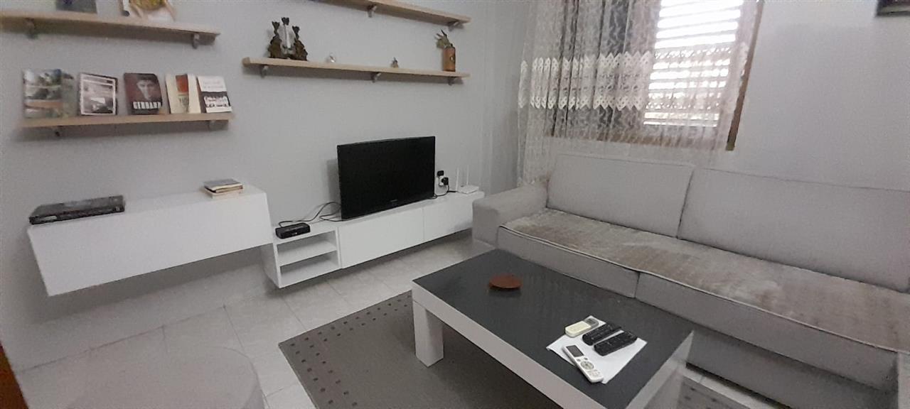 JEPET ME QERA APARTAMENT 2+1 NE QENDER