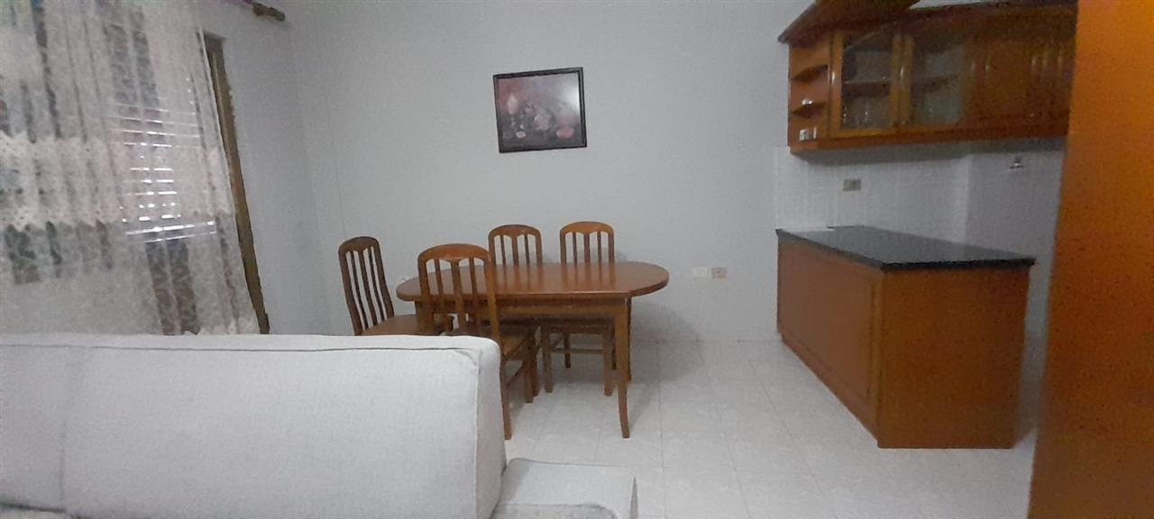 JEPET ME QERA APARTAMENT 2+1 NE QENDER