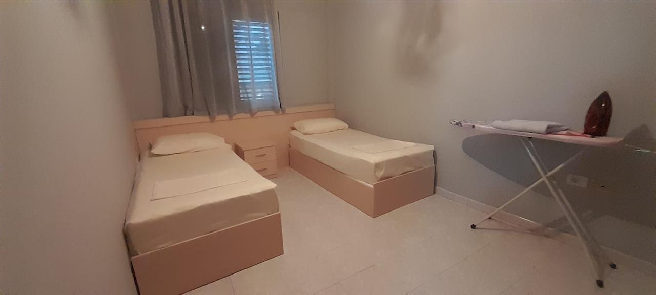 JEPET ME QERA APARTAMENT 2+1 NE QENDER
