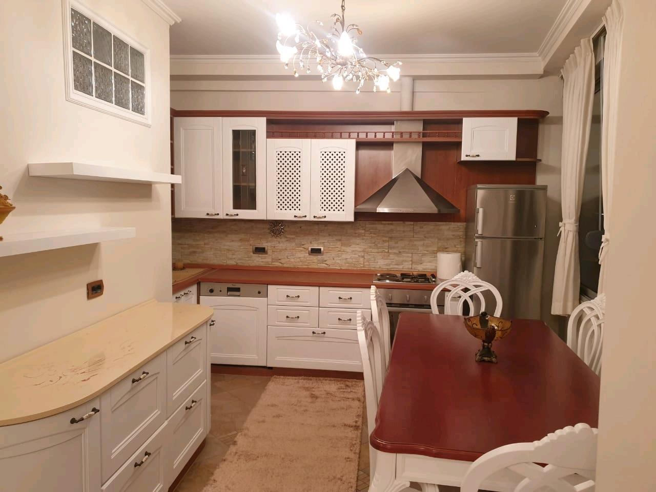 Myslym Shyri jepet me qera apartament 2+1 i mobiluar