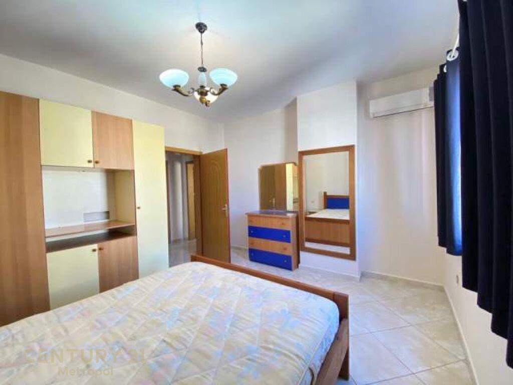 APARTAMENT 3+1+2 ME QIRA 500 € Metropol98705
