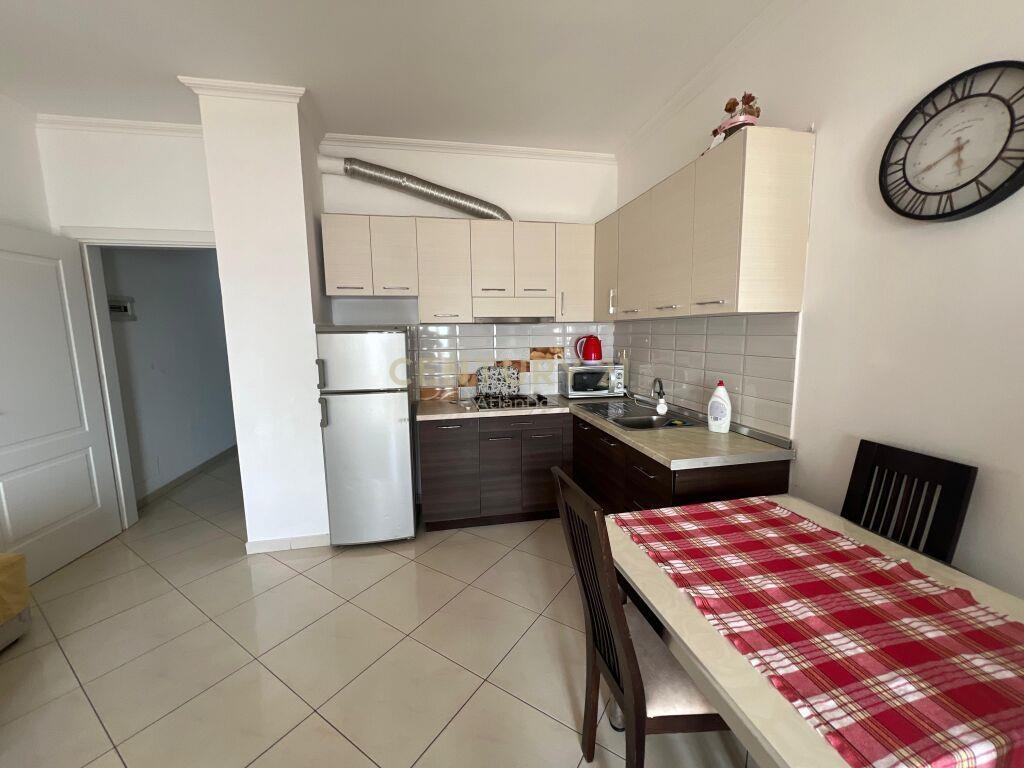 JEPET ME QIRA APARTAMENT 2+1 NE PLAZH VIJE E PARE ME DETIN !